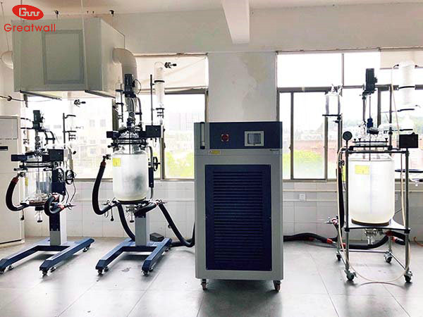 玻璃反應釜配套高低溫一體機